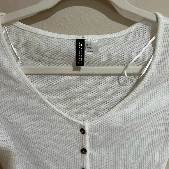 White Button-Up Ribbed Top - Picture 2 of 5